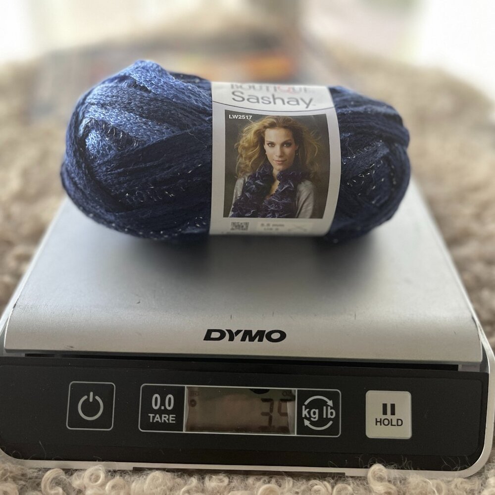 RED HEART BOUTIQUE SASHAY LW2517 3.5OZ 100G. 30YRD COLOR RUMBA